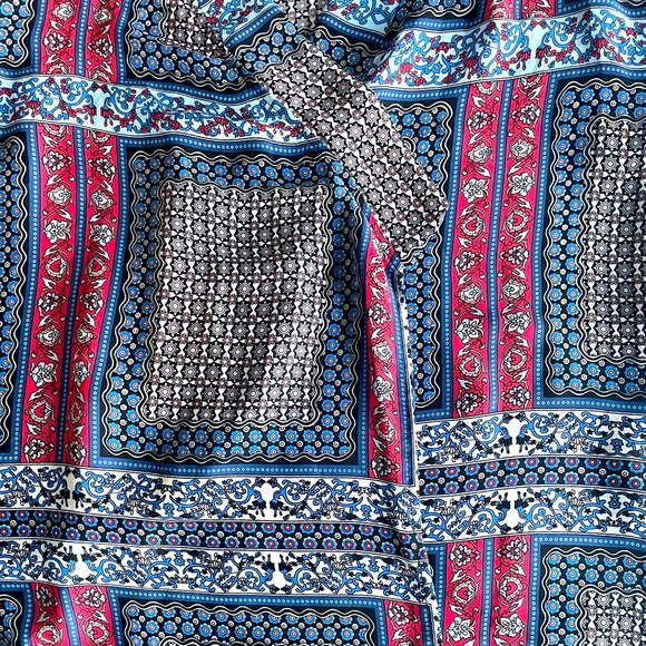 Tahari kimono robe. Size L/XL - Picture 4 of 5